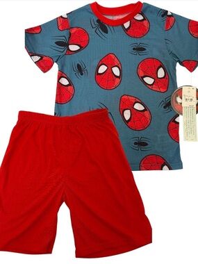 Marvel Spider-Man Outfit Boys Size 6/7 Shirt
& Shorts NWT